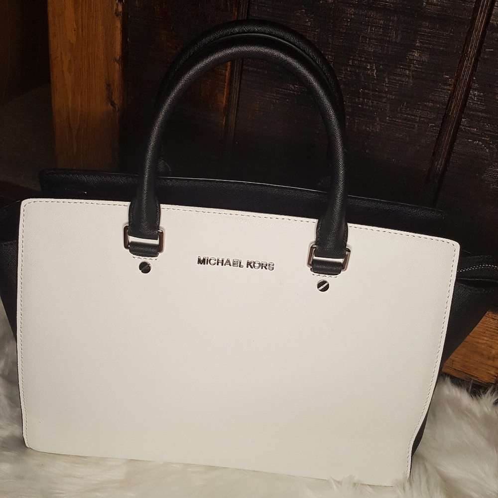 MK purse